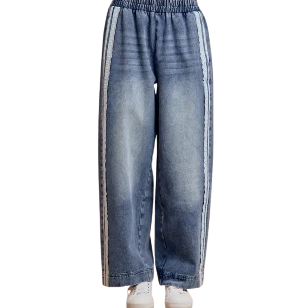 Washed Lace Contrast Sided Denim Pants